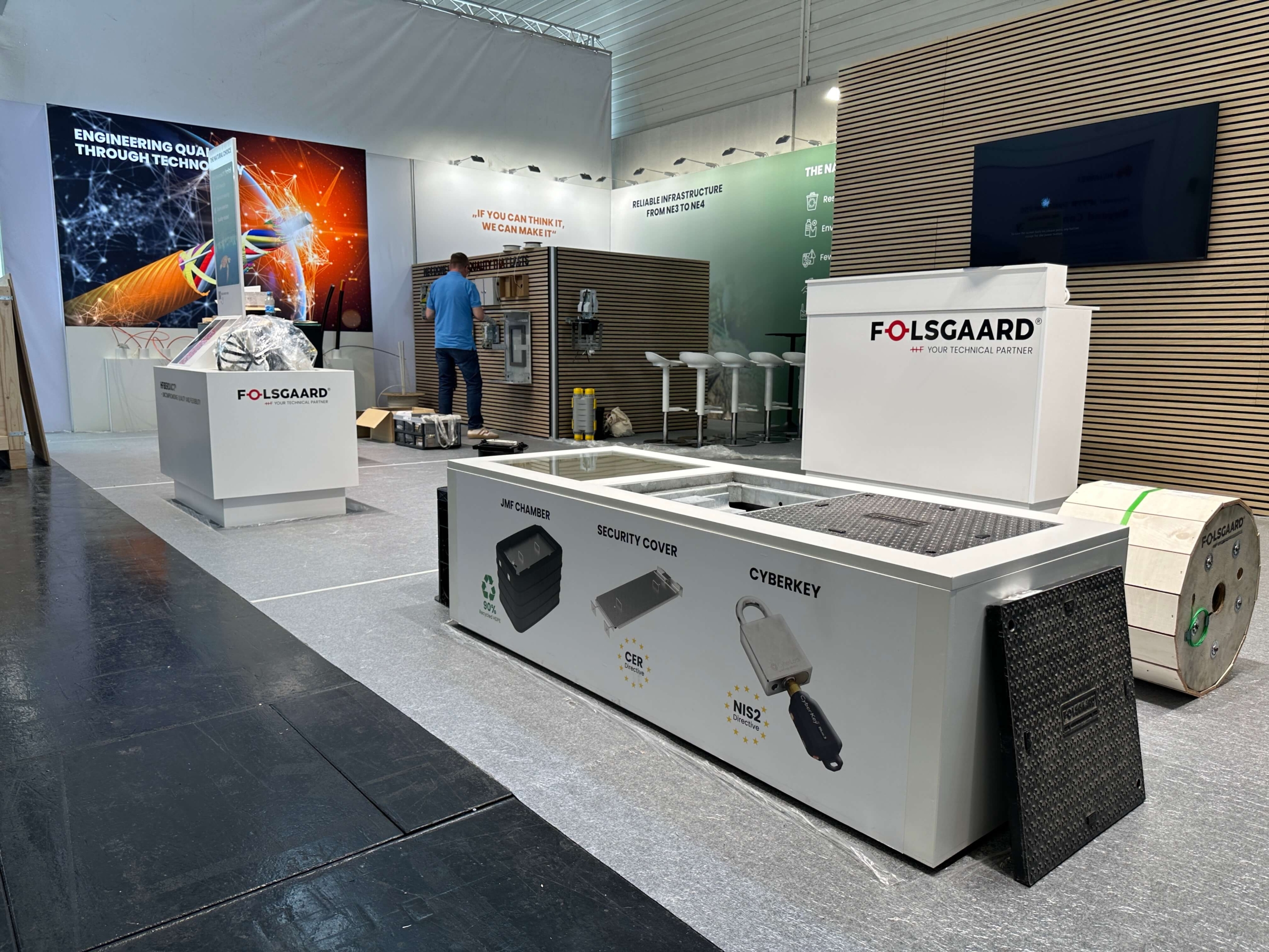 Opbygning af messestand til angacom